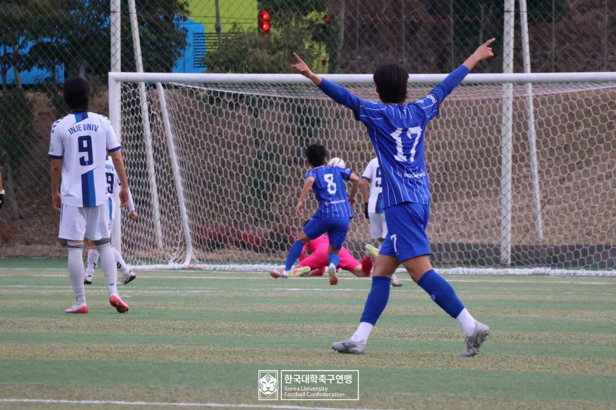 통영기 제62회 춘계대학축구연맹전 예선 3일차 경기사진 26