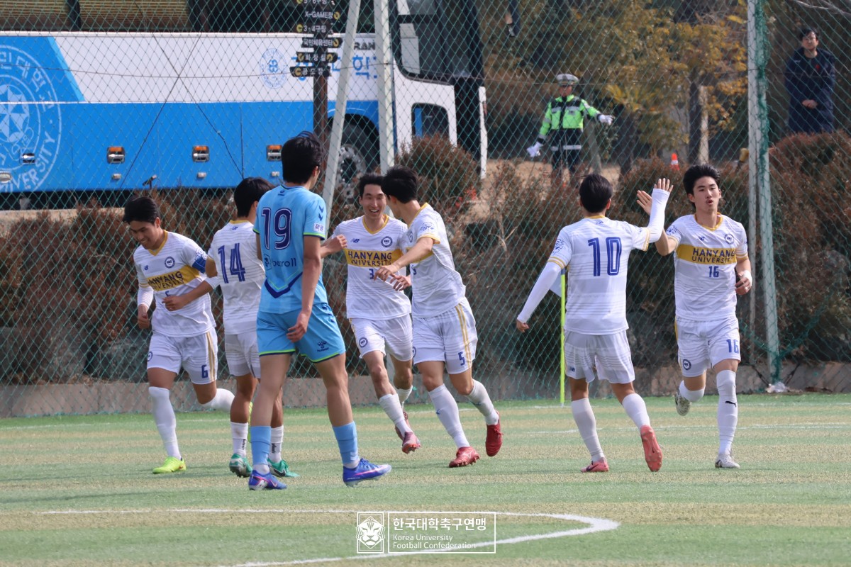 통영기 제62회 춘계대학축구연맹전 예선 3일차 경기사진 37