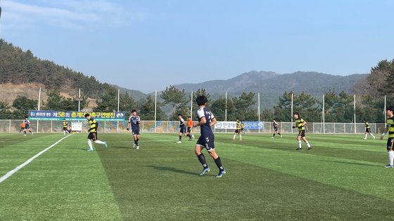 칼빈대와 대신대 경기. [사진 한국대학축구연맹]
